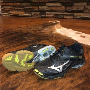 Mizuno wave lightning Z3 volleyball shoes